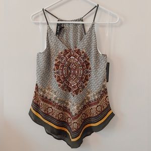 💖 NWTs - V Neck Spaghetti Strap Camisole Tank Top in Green Medallion (L)